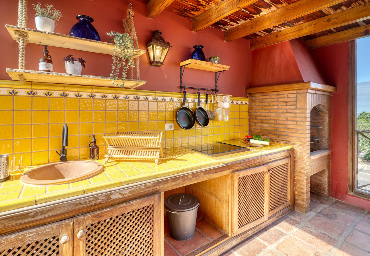 Villa in Puerto de la Cruz - 4 SZ Villa Wohnen & Arbeiten|Pool, Fitnessraum, Büro, Billard