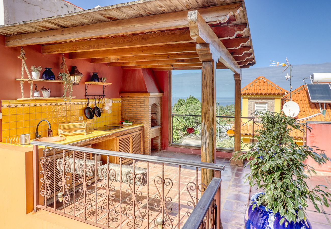 Villa in Puerto de la Cruz - 4 SZ Villa Wohnen & Arbeiten|Pool, Fitnessraum, Büro, Billard