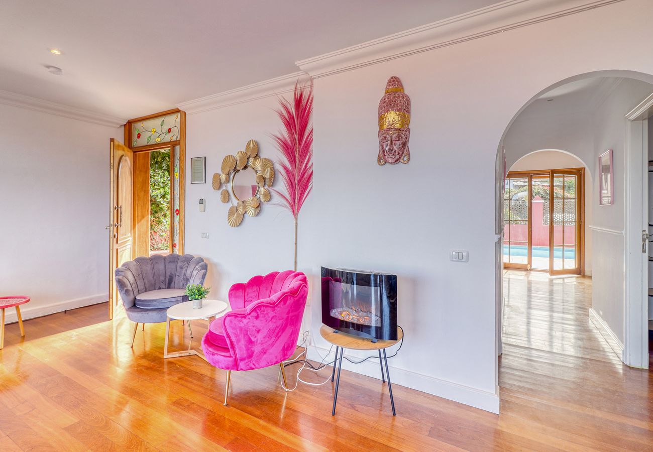 Villa in Puerto de la Cruz - 4 SZ Villa Wohnen & Arbeiten|Pool, Fitnessraum, Büro, Billard