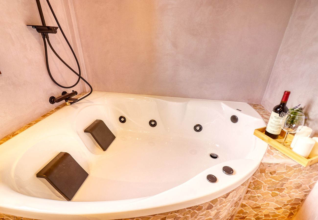 Villa in Puerto de la Cruz - 4 SZ Villa Wohnen & Arbeiten|Pool, Fitnessraum, Büro, Billard