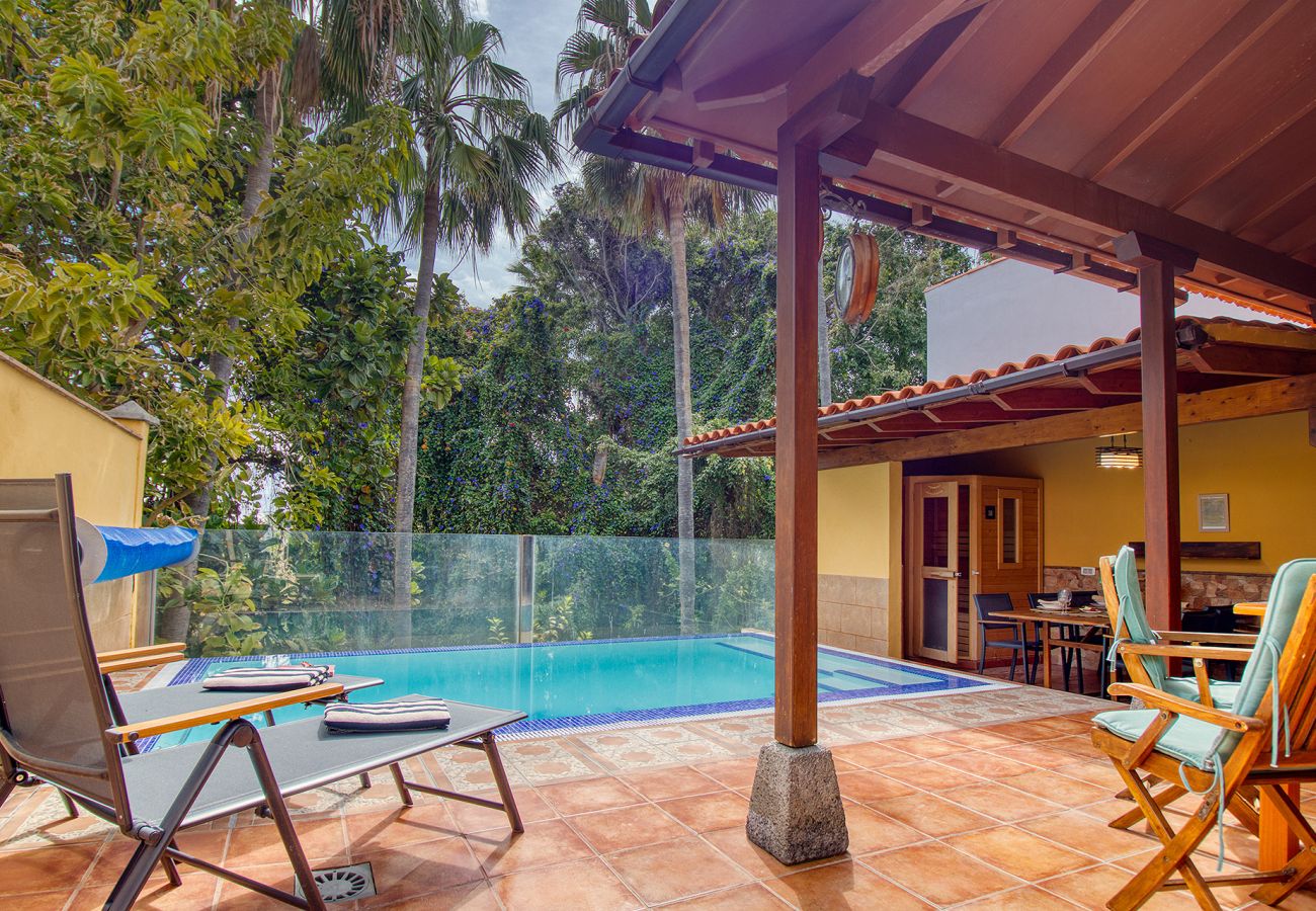 Ferienhaus in Puerto de la Cruz - 4-Schlafzimmer Wellnessvilla | Pool, Sauna & Fitnessraum
