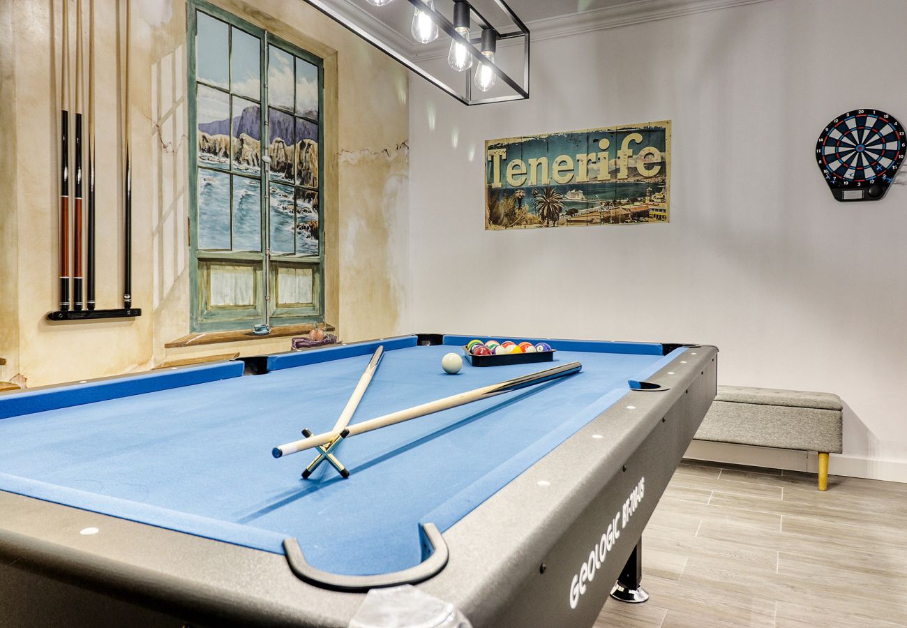 Villa en Puerto de la Cruz - Villa 4 hab Vida-Trabajo|Piscina, Gimnasio, Oficina, Billard
