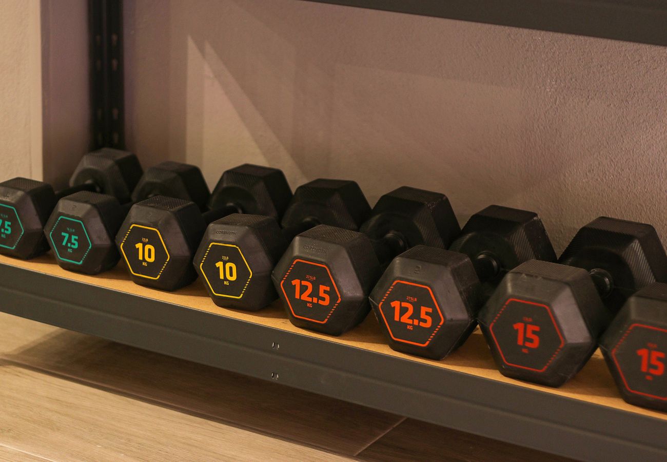 Villa en Puerto de la Cruz - Villa 4 hab Vida-Trabajo|Piscina, Gimnasio, Oficina, Billard