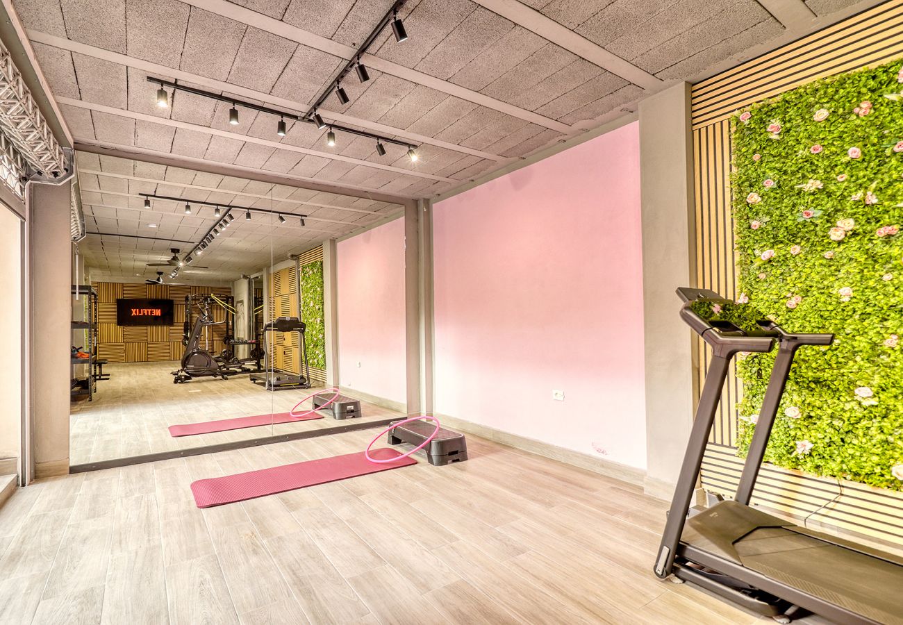 Villa en Puerto de la Cruz - Villa 4 hab Vida-Trabajo|Piscina, Gimnasio, Oficina, Billard