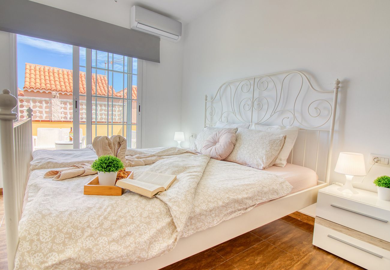 Casa en Puerto de la Cruz - Villa Wellness de 4 Habitaciones | Piscina, Sauna y Gimnasio