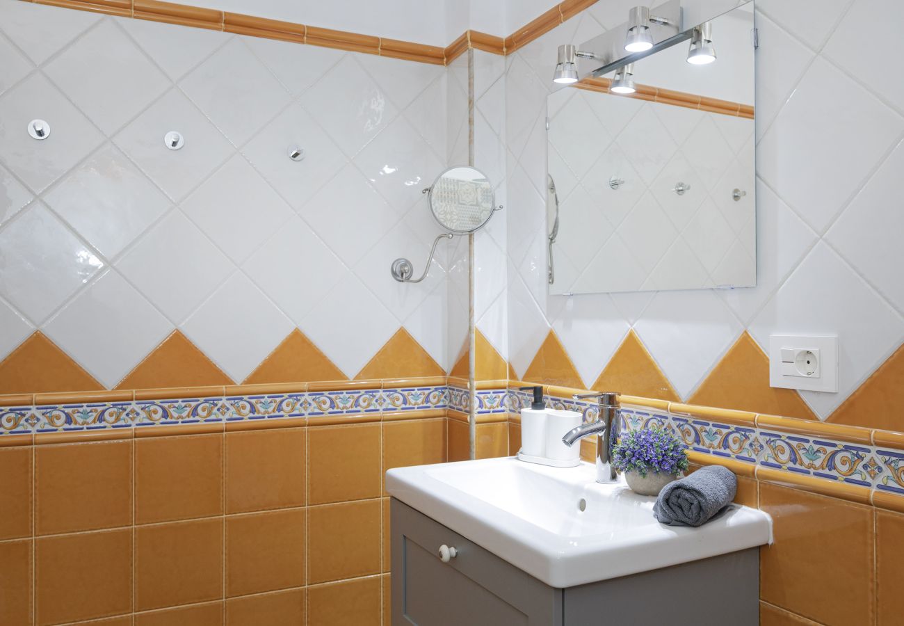 Appartement à Icod de los Vinos - Escapade Vintage au Centre-Ville / À 1 min du Centre + Wi-Fi Rapide