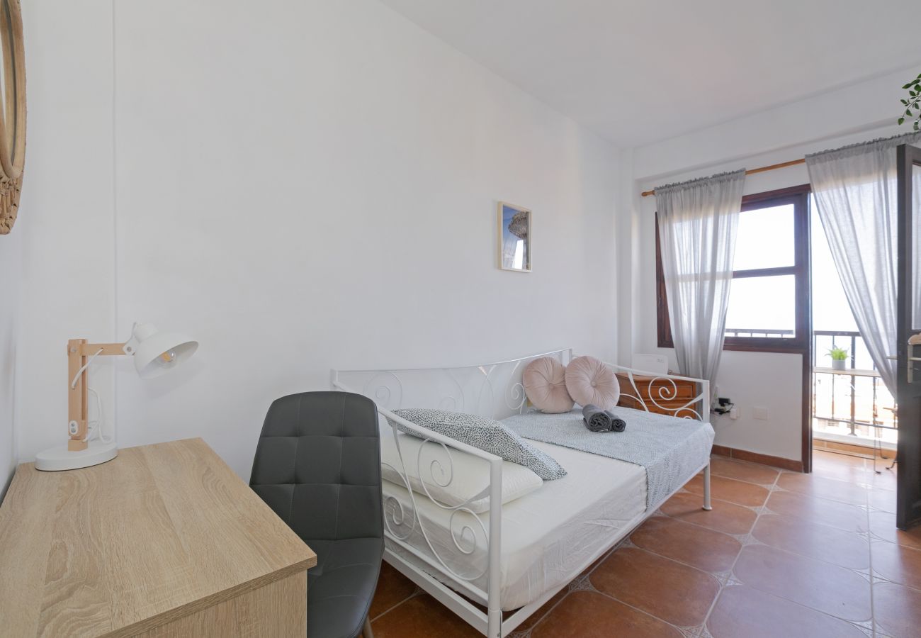 Appartement à Icod de los Vinos - Escapade Vintage au Centre-Ville / À 1 min du Centre + Wi-Fi Rapide