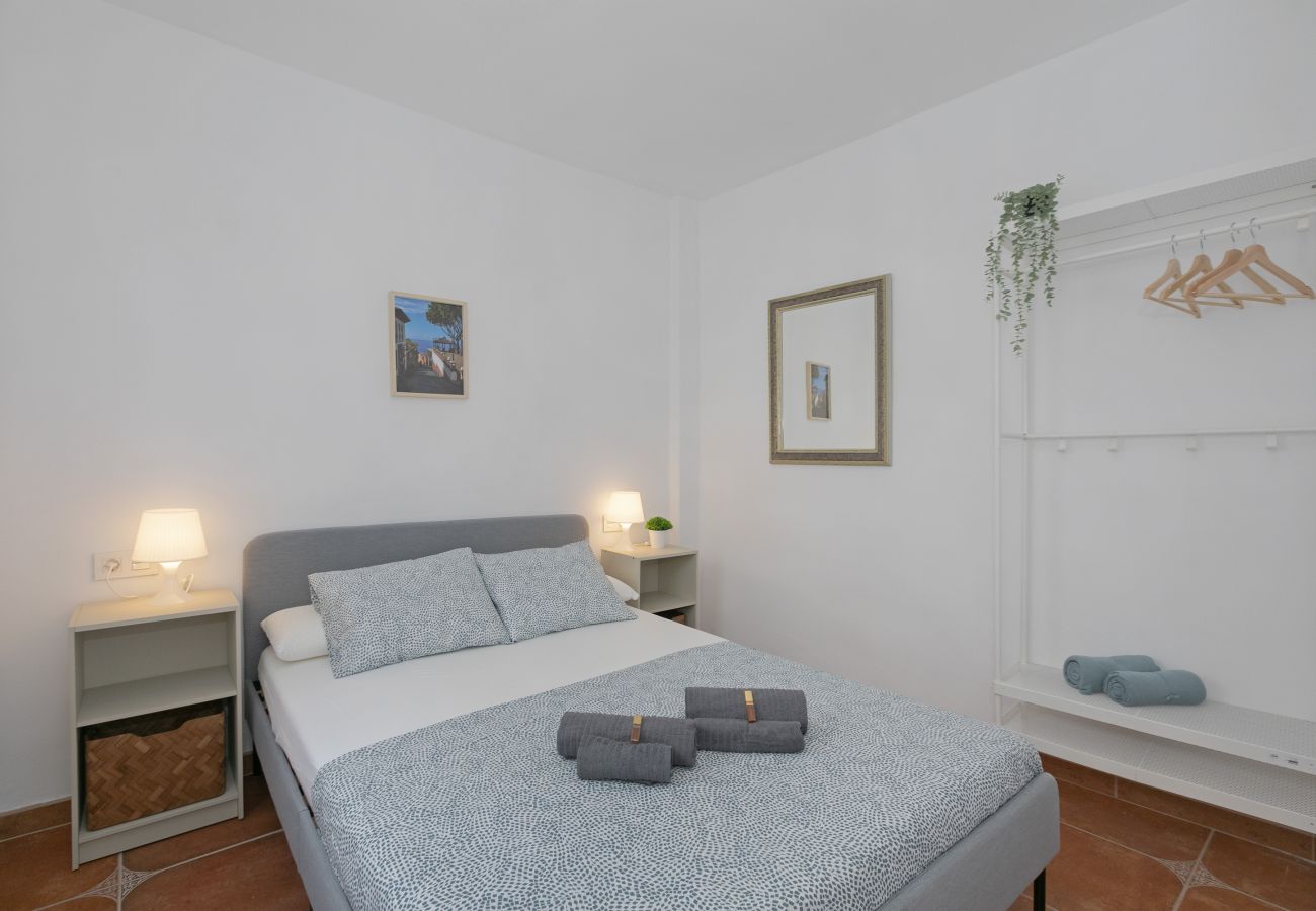 Appartement à Icod de los Vinos - Escapade Vintage au Centre-Ville / À 1 min du Centre + Wi-Fi Rapide