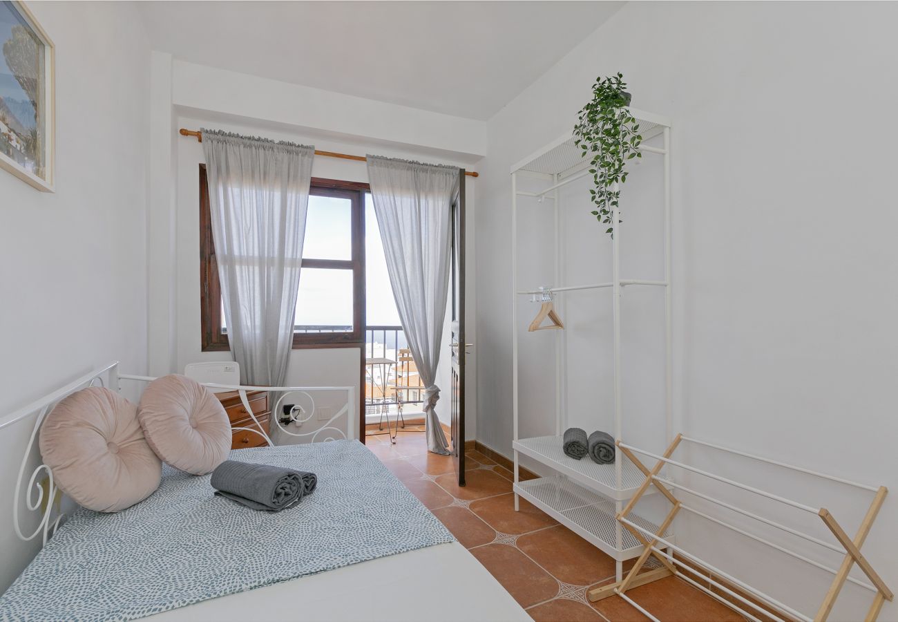 Appartement à Icod de los Vinos - Escapade Vintage au Centre-Ville / À 1 min du Centre + Wi-Fi Rapide