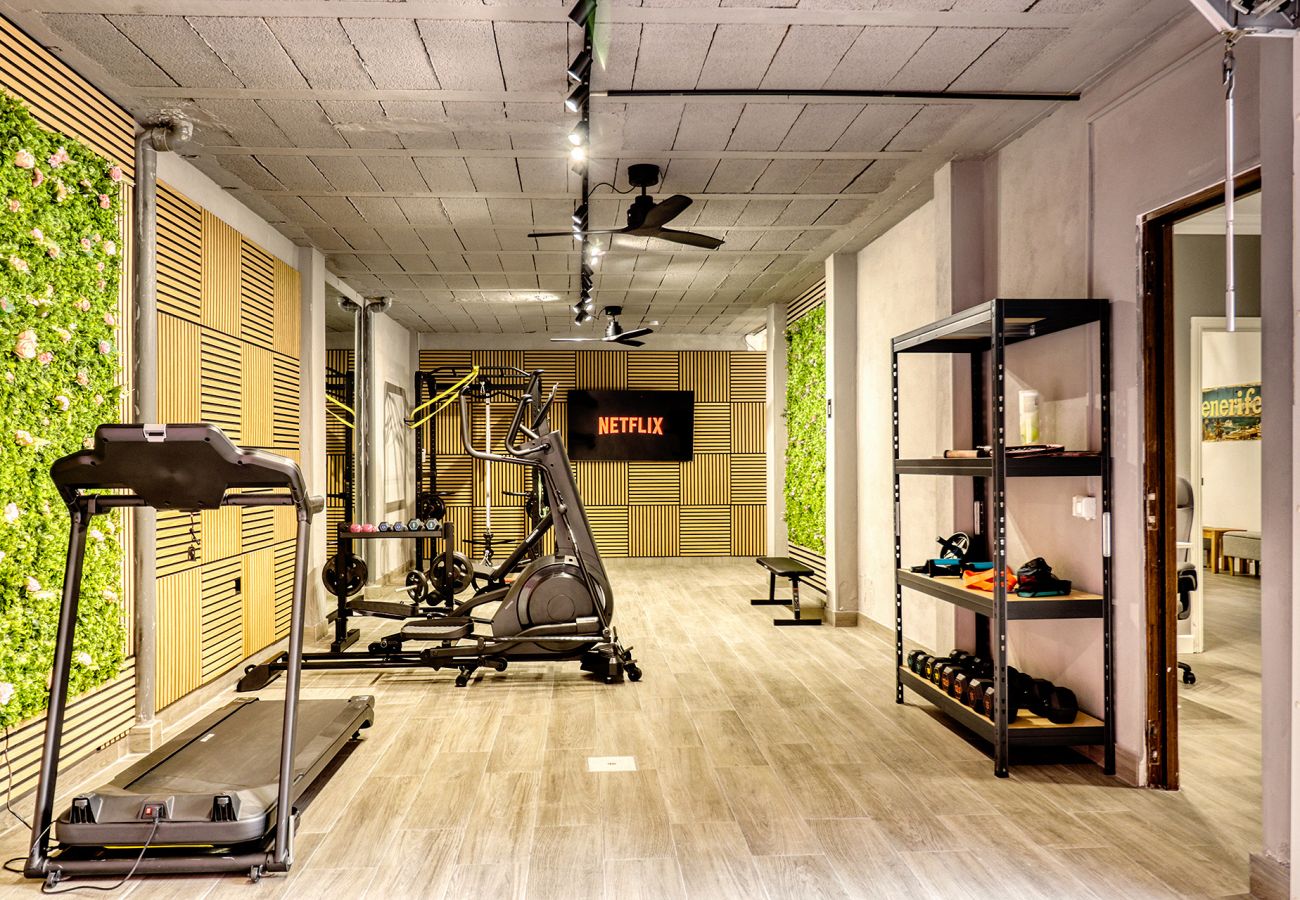 Villa à Puerto de la Cruz - Villa 4 ch Vie & Travail|Piscine, Salle de sport, Bureau, Billard