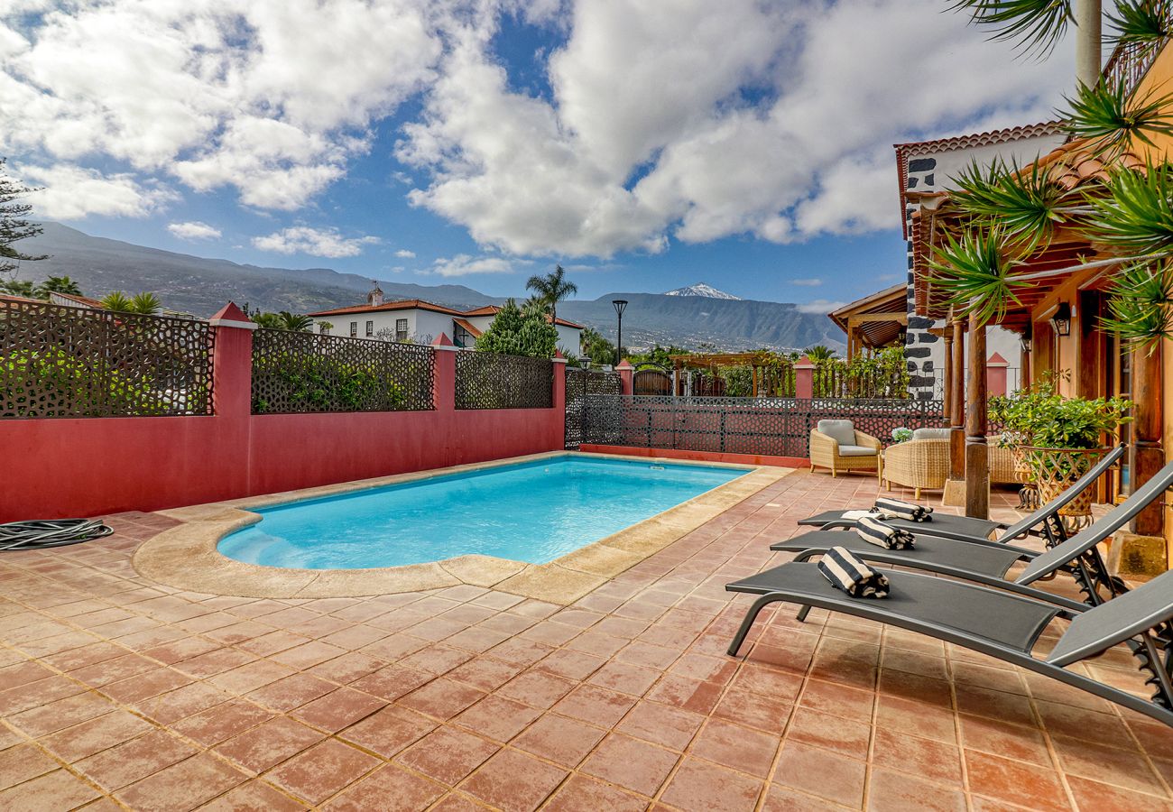 Villa à Puerto de la Cruz - Villa 4 ch Vie & Travail|Piscine, Salle de sport, Bureau, Billard