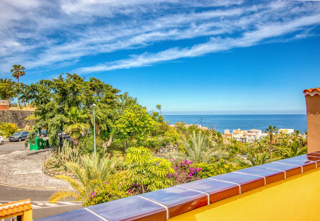 Maison à Puerto de la Cruz - Villa Bien-Être 4 Chambres | Piscine, Sauna et Salle de Sport