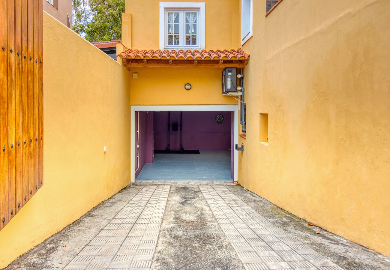 Maison à Puerto de la Cruz - Villa Bien-Être 4 Chambres | Piscine, Sauna et Salle de Sport