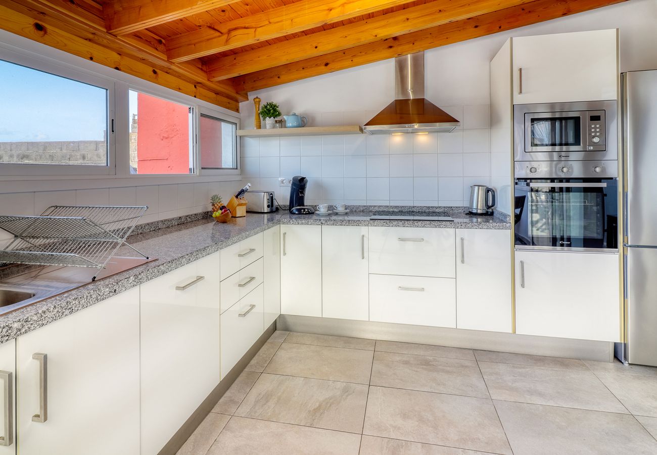 House in Garachico - Spacious Terrace House w/ Ocean view, 100m to the beach