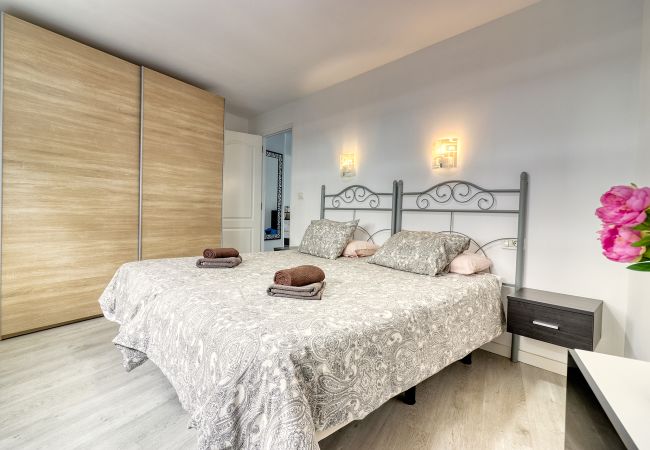 Apartment in Icod de los Vinos - Spacious Central Apt. w/ private parking/ocean view Apartment in Icod de los Vinos - Spacious Central Apt. w/ private parking/ocean view