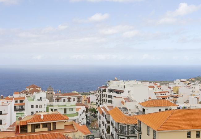 Apartment in Icod de los Vinos - Rooftop View Escape/ 1 Min to Center/Fast WIFI Apartment in Icod de los Vinos - Rooftop View Escape/ 1 Min to Center/Fast WIFI