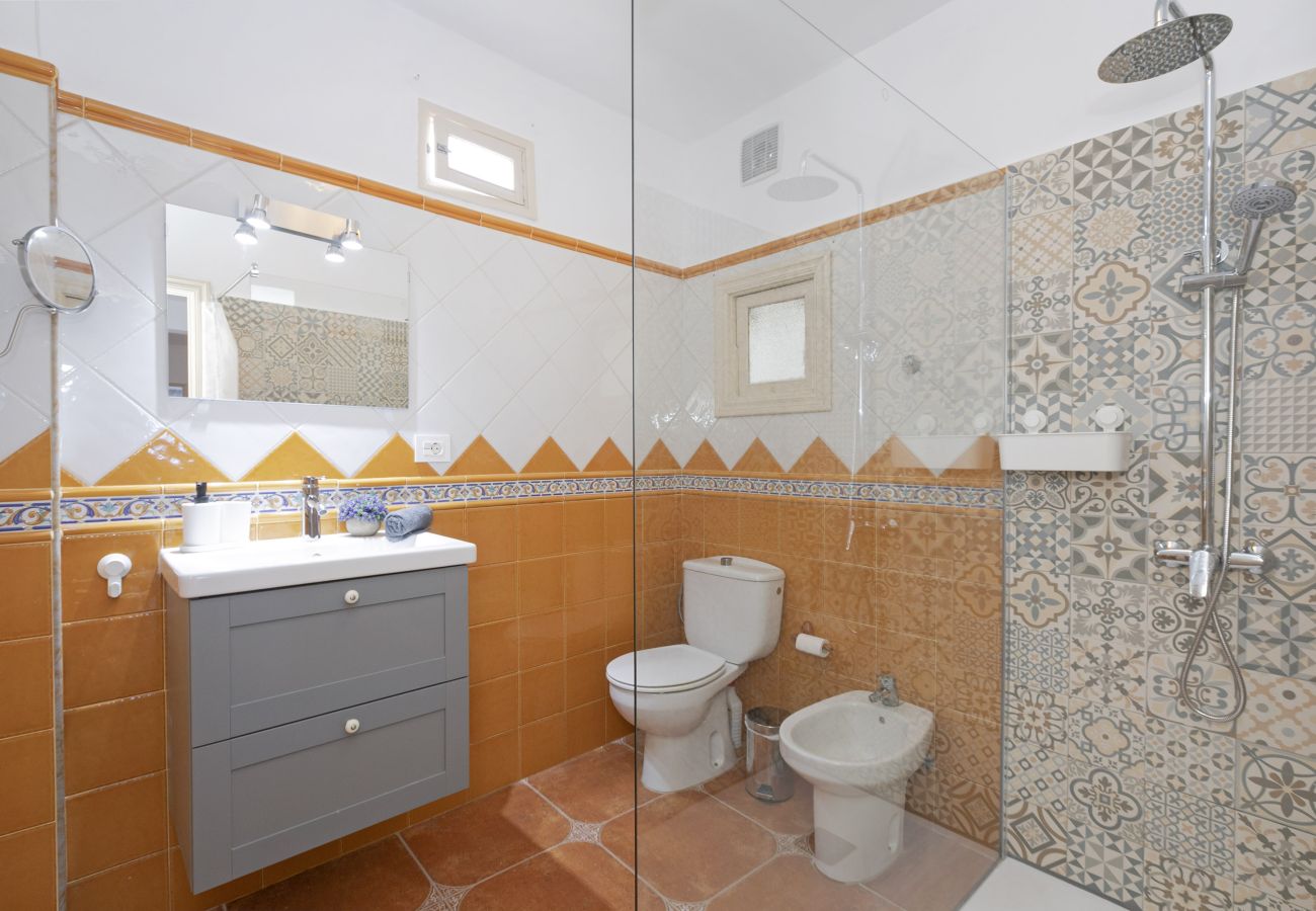 Apartment in Icod de los Vinos - Rooftop View Escape/ 1 Min to Center/Fast WIFI