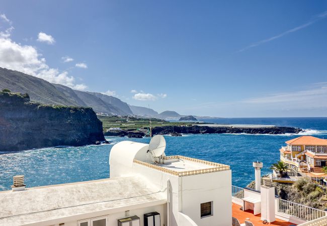 Apartment in Icod de los Vinos - Oceanview Retreat / 50m to Beach + Sunset Terrace + Ensuite Apartment in Icod de los Vinos - Oceanview Retreat / 50m to Beach + Sunset Terrace + Ensuite