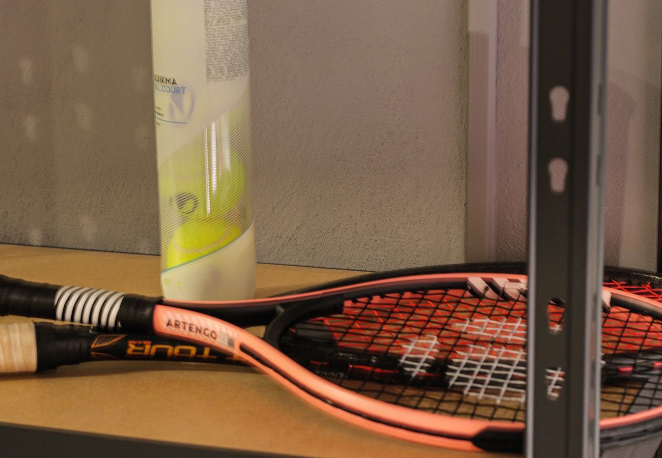 Villa in Puerto de la Cruz - 4BR Work-Life Villa|Pool, Gym, Office, Billiard