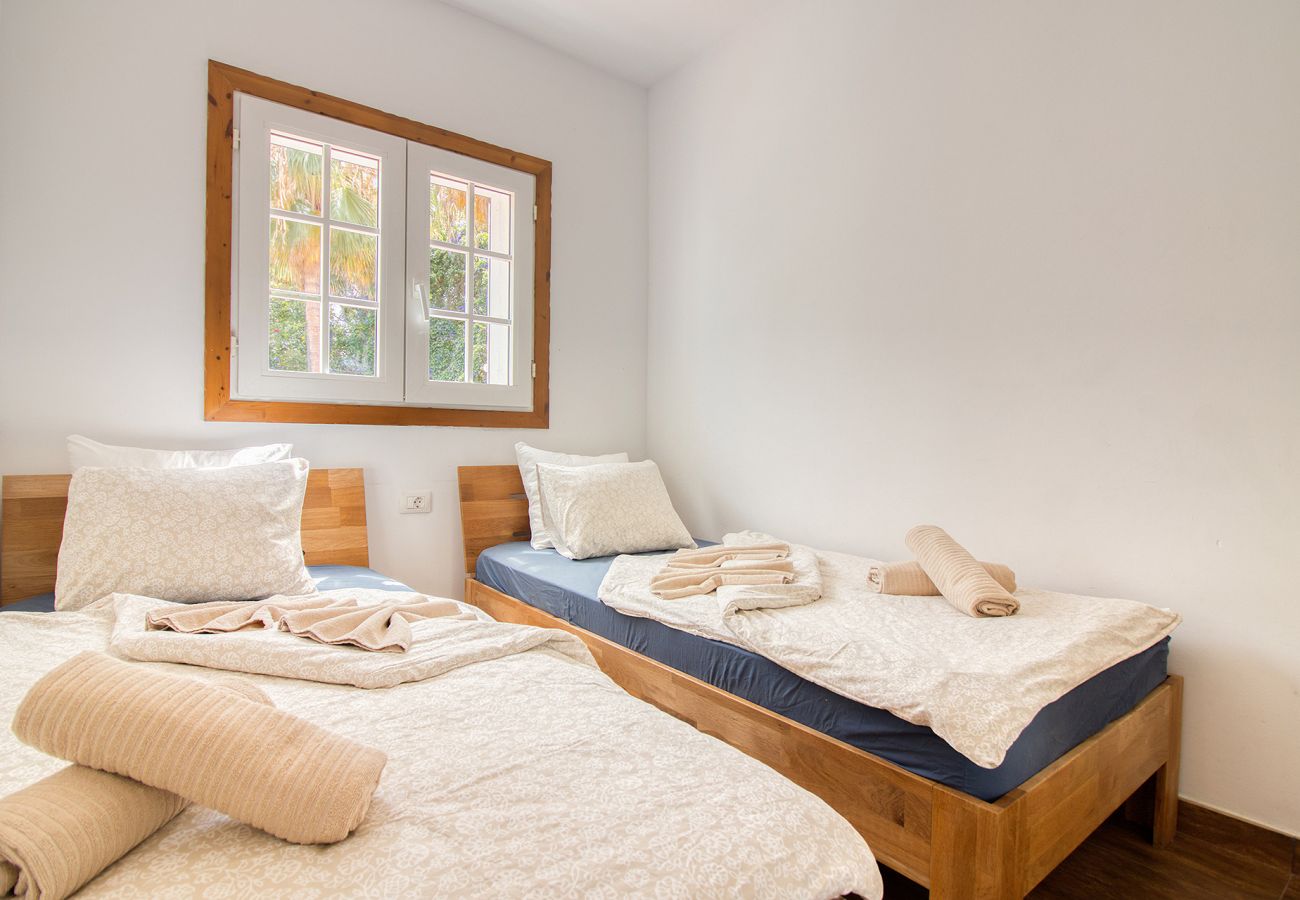 House in Puerto de la Cruz - 4BR Wellness Villa | Pool, Sauna, Gym