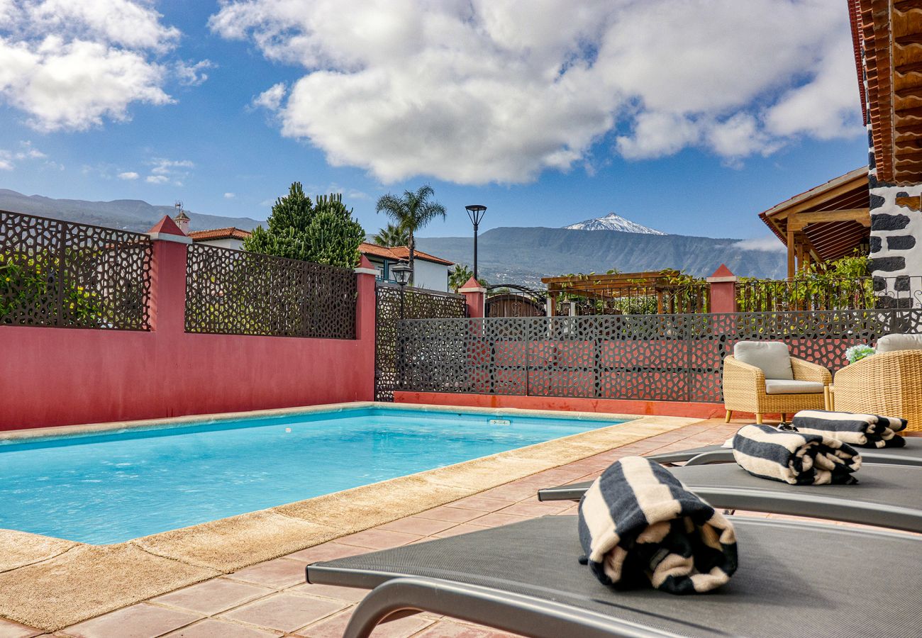 Вилла на Puerto de la Cruz - Вилла 4 спальни Живи и Работай|Бассейн, Спортзал, Кабинет, Бильярд